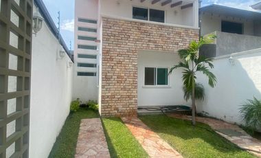 VENTA DE  CASA EN LA COL. CUAUTLIXCO EN AV. INSURGENTES. A SOLO 05 MIN DEL CENTRO DE CUAUTLA