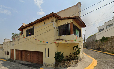 Casa en Coyuca esq. Guerrero Burgos Bugambilias Tres de Mayo Morelos