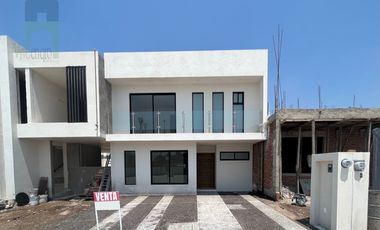 CASA EN VENTA EN QUERETARO / TARAY ROYAL CLUB EN CIUDAD MADERAS