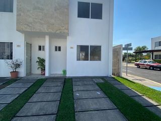 ⚠️ Increíble Casa de dos niveles climatizada  en renta en el Fracc. Los Heroes, Pto. de Veracruz, Ver.