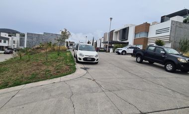 TERRENO EN VENTA EN FRACCIONAMIENTO PRIVADO PASEO DEL PARQUE TRES MARIAS