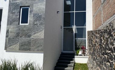 CASA EN VENTA AL SUR DE CUERNAVACA A ESTRENAR