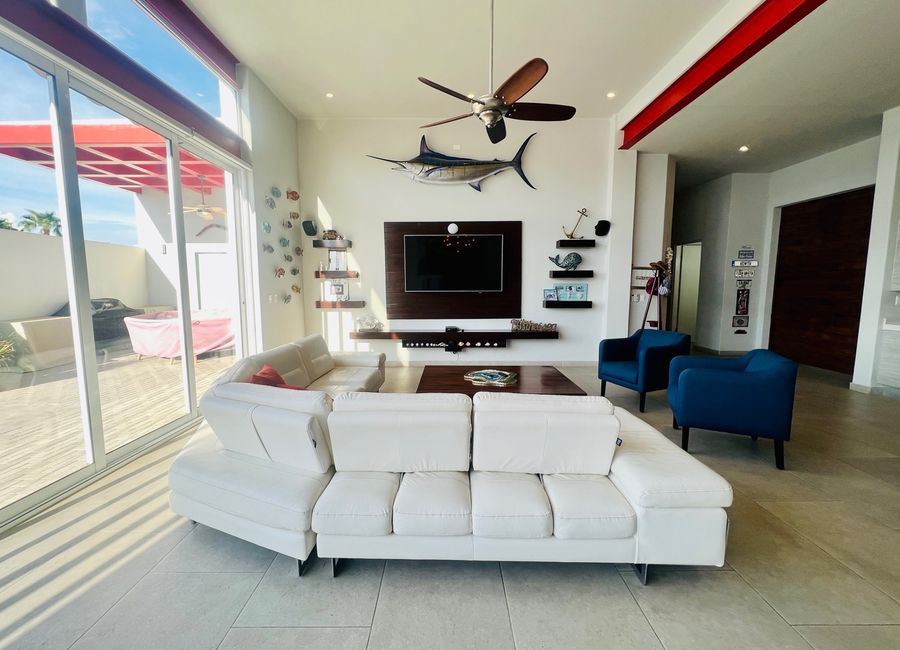 Marina Real San Carlos casa en venta en la playa