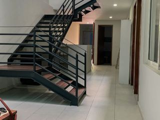 casa recien remodelada, ideal para hotel, hostal, Airbnb, oficinas, consultorios etc. 9 habitaciones a tres cuadras de AV. chapultepec