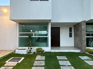 Casa amplia y en excelente ubicacion, a 5 minutos planta VW