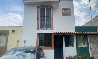 CASA EN VENTA EN PUERTA DEL LLANO $1,575,000