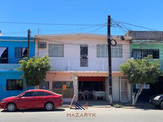 Oportunidad de inversión casa en venta en Mazatlan sobre avenida Gabriel Leyva
