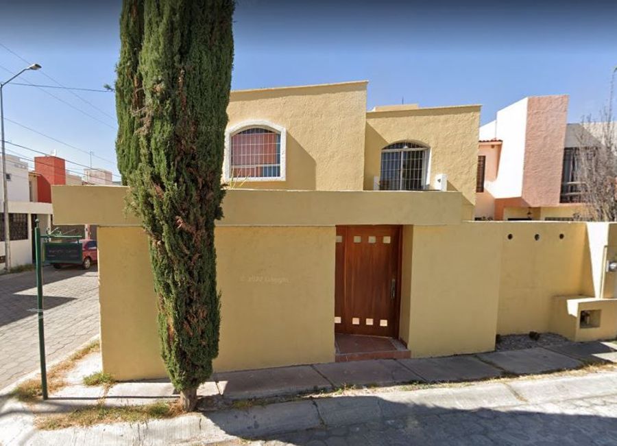 ENORME CASA EN VENTA EN LA COLONIA LA JOYA, QUERETARO, EXCLUSIVO REMATE