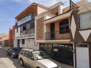 Casa de tres niveles en Tepatitán De Morelos