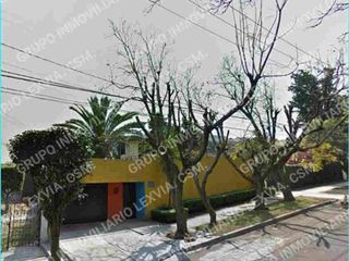 Amplia y hermosa casa en Lomas de Chapultepec