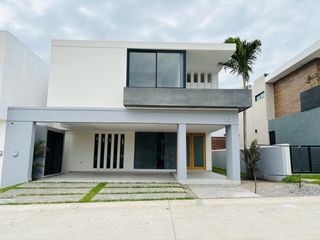 Casa en venta en Veracruz con 4 recamaras, Fracc. Punta Tiburón Riviera veracruzana.