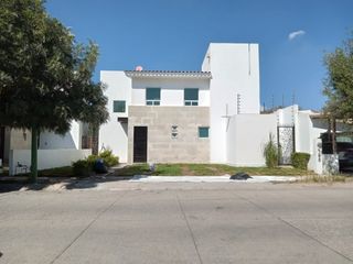 Casa en condominio en Pedregal de San Carlos, León Guanajuato