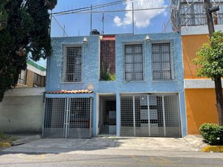 Renta de casa con excelente ubicacion