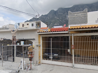 CASA EN VALLE DE LOS SOLES, REAL DEL VALLE, SANTA CATARINA, NUEVO LEON. ¡CASA EN REMATE! -FQA