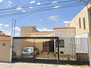 CASA EN RECUPERACION EN LA COL. VERSALLES AGUASCALIENTES - SOH