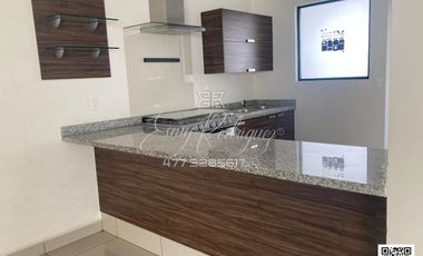 CASA EN VENTA, ALAMEDAS DE ALCAZAR. León,Gto; 3 REC.ROOF GARDEN, EQUIPADA, PRIVADA