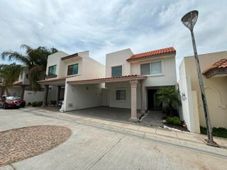 Casa en venta en Aguascalientes zona norte, Portón de Santa Clara (Campanario)