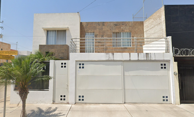 CASA EN REMATE COL. PUESTA DEL SOL, AGUASCALIENTES A0512
