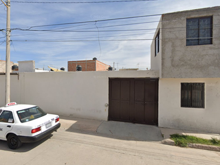 CASA EN REMATE COL. VILLAS SAN ANTONIO, AGUASCALIENTES A0512