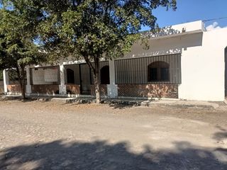 Casa Campestre en venta con alberca en Estapilla Colima