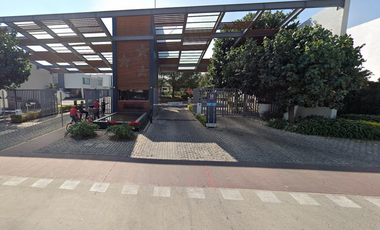 ¡¡HERMOSA CASA EN UNA DE LAS MEJORES ZONAS DE SOLARES, ZAPOPAN JALISCO!!