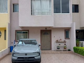 VENDO CASA AMPLIA DE 3 RECAMARAS, A 3 MIN DE LA LOPEZ PORTILLO