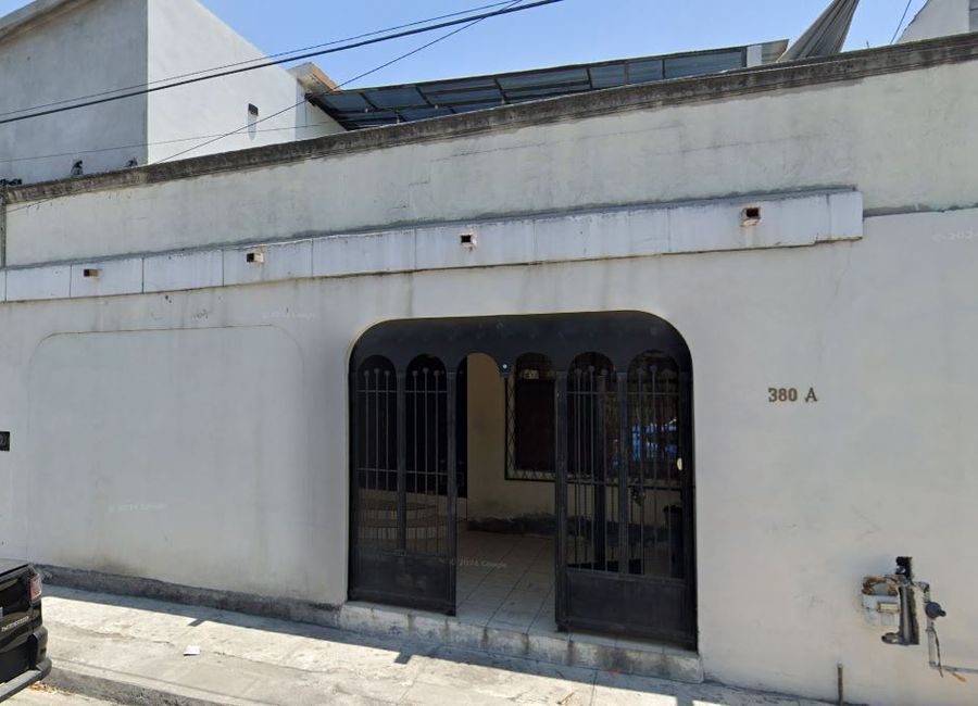 CASA EN VENTA OPORTUNIDAD EN EL ROBLE SAN NICOLAS DE LOS GARZA NUEVO