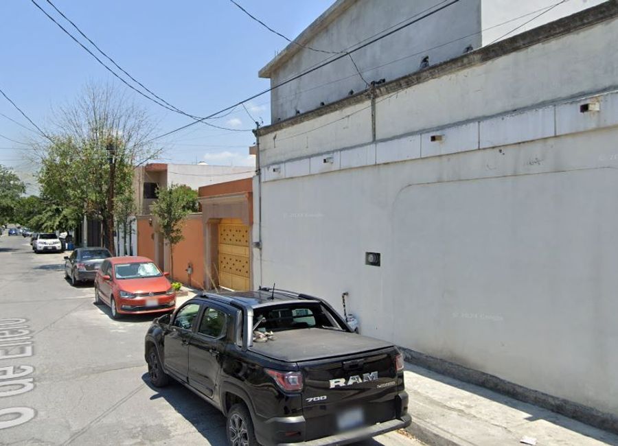 CASA EN VENTA OPORTUNIDAD EN EL ROBLE SAN NICOLAS DE LOS GARZA NUEVO