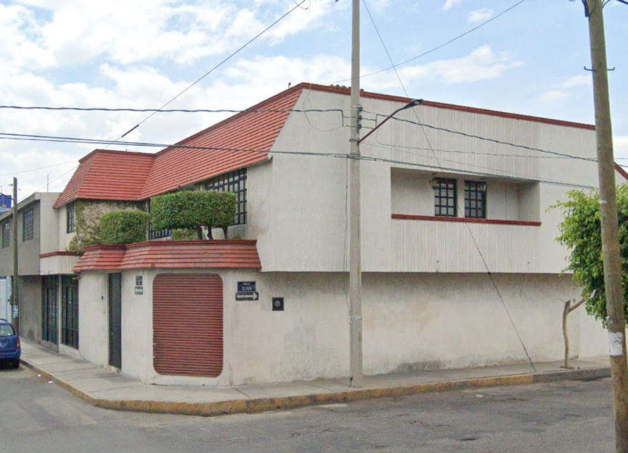 VENTA EN PUEBLA EN LA COLONIA ARCADIA