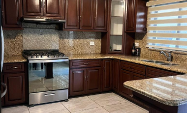VENTA DE HERMOSA CASA