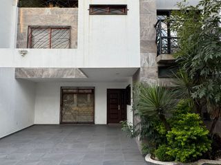 SE RENTA CASA AMUEBLADA 4 RECAMARAS FRACCIONAMIENTO LA CIMA SERVICIOS INCLUIDOS
