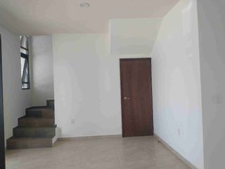 CASA EN RENTA EN JARDINES DE ALEJANDRIA, MUY CÉNTRICA AL SUR DE LA CIUDAD,CERCA DE SEGUNDO ANILLO, ESCUELA JAPONESA, CENTROS COMERCIALES,TIENDAS DEPARTAMENTALES, CIUDAD INDUSTRIAL, ETC.