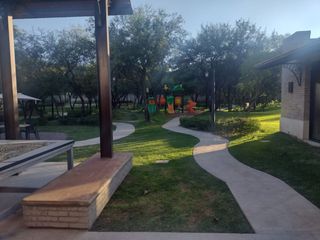 SE VENDE TERRENO ZONA  PONIENTE DE LA CIUDAD, EN COTO RESIDENCIAL EXCLUSIVO.           .                                                              📌 8,000 PESOS x M2.             *144m2,  126m2*  (DIFERENTES MEDIDAS).