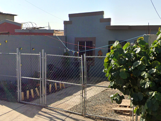 Casa en venta en Villa Lomas Altas, Mexicali, Baja California en calle de Av. Valbona # 220
