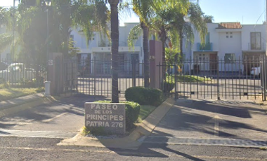 Casa en venta 98m2, 3 recamaras en Parques De Tlaquepaque.