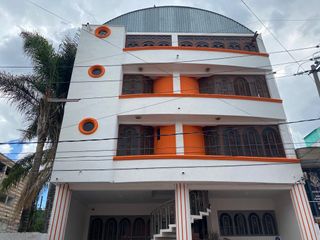 Edificio de oficinas en renta de 4 niveles.