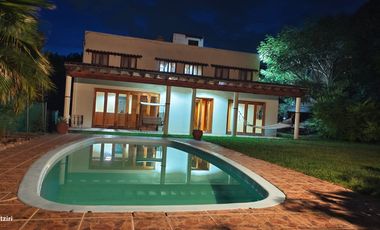 Casa en venta en Tepoztlán Morelos, Moxoquila zona tranquila