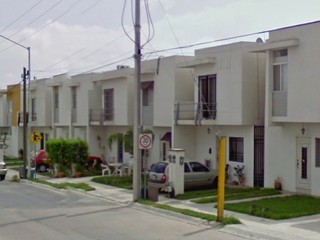 VENTA DE CASA EN RECUPERACION, PLAZA NAPOLI, FRACC. LAS PLAZAS. NL.SH05