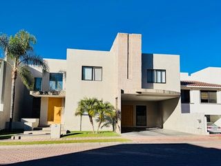 CASA EN VENTA EN JARDINES DEL CAMPESTRE AL NORTE DE AGS
