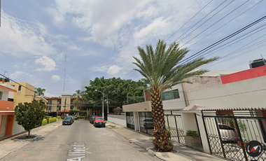 Casa ubicado en colonia Zapopan, Jalisco. Con 4 recamaras y 233m2. A unos Minutos del IMMS, Las Águilas.