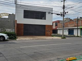 VENTA DE PROPIEDAD COMERCIAL DE DOS PLANTAS