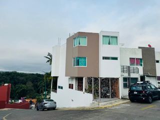 CASA EN VENTA TRES RECAMARAS EN FRACC PARAISO COL EMILIANO ZAPATA XALAPA