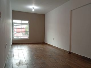 ideal para consultorio u oficina en renta en Félix Ireta a pocos min del centro