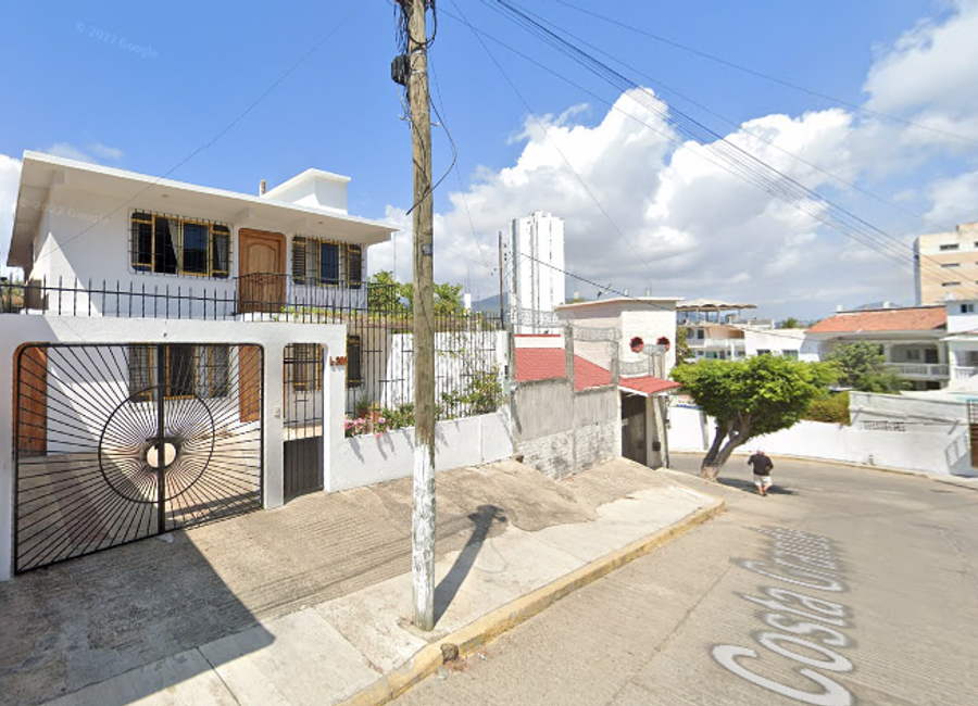 PRECIOSA CASA DE DOS NIVELES, CON UNA EXCELENTE UBICACIÓN EN ACAPULCO ...