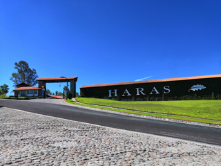 Lote residencial en venta bardeado en Haras del Bosque
