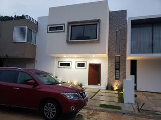 VENTA CASA En ARBOLADA  3 HABITACIONES 3.5  BAÑOS ALBERCA