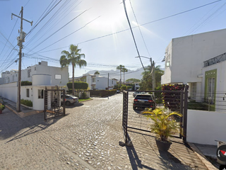 Casa en condominio ubicada en colonia Paseo de la Ribera Puerto Vallarta, Jalisco. Con 3 recamaras y 103m2. A 9 minutos de Costco Puerto Vallarta.