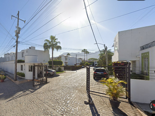 Casa en condominio ubicada en colonia Paseo de la Ribera, Puerto Vallarta Jalisco, con 3 recamaras y 114m2. Muy Cerca del Walmart Macroplaza Vallarta.