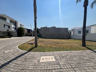 Lote en venta en ESQUINA sobre Blvd. América, en Lomas de Angelópolis, enfrente de SONATA