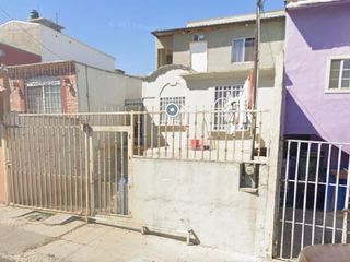 Casa En Remate Bancario En Av. Aranjuez, Villafontana, Fontana IX, Tijuana, Baja California